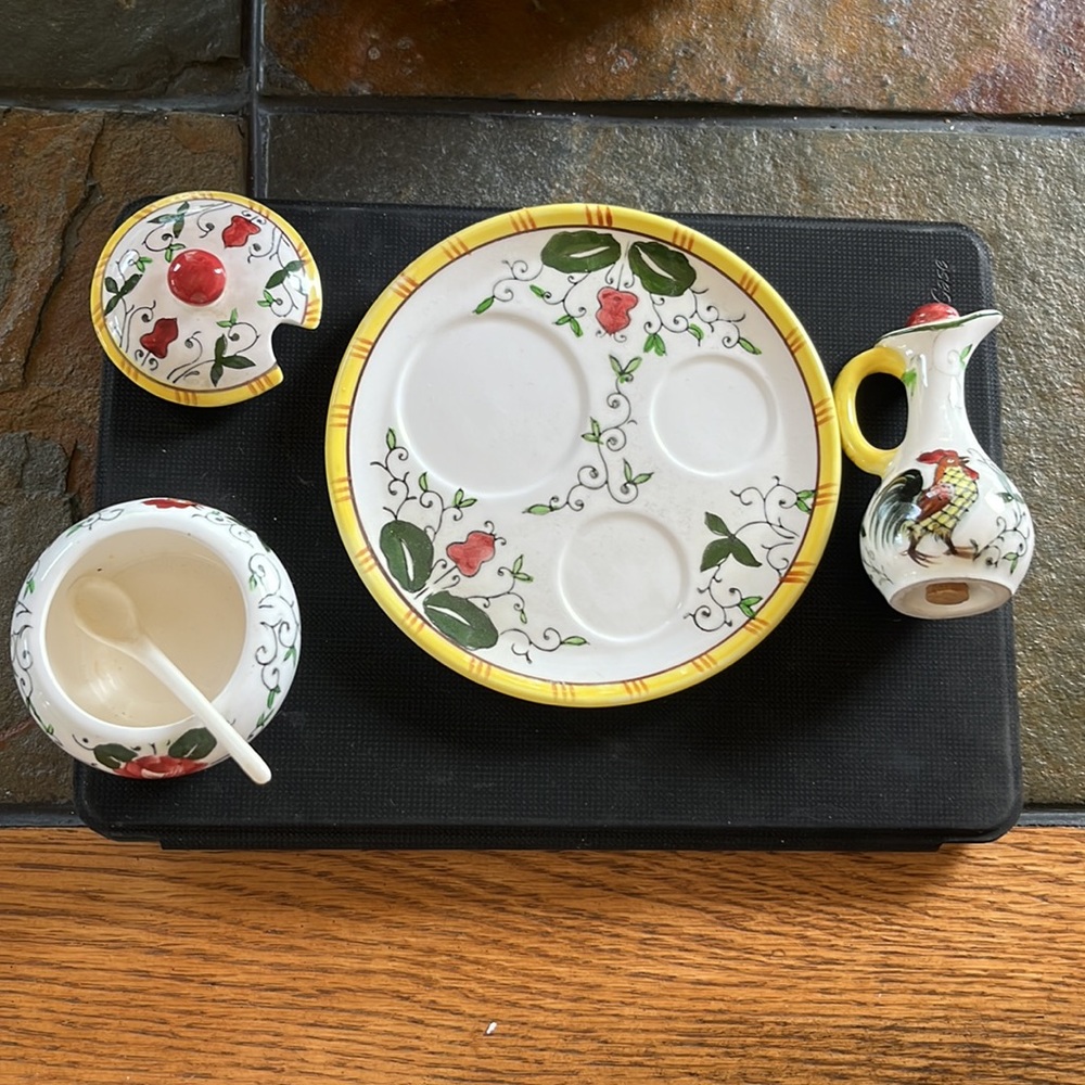 Rooster and Roses Condiment Set - Picture 3 of 7